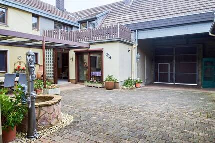 Charmanter Vierkanthof mit Innenhof, Balkon und großem Garten! - Bornheim
