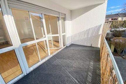 Zentral - sonnig - großzügig. – Attraktive 2-Zimmer-Wohnung mit großem Balkon in Freilassing.