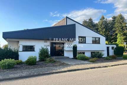 Haus zum Kaufen in Mönchengladbach-Buchholz-Buchholz 495.000,00 € 125 m²