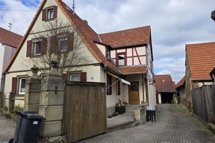 Einfamilienhaus mit Anbau, Garagenhaus und Halle in 97461 Hofheim-Rügheim (10630)