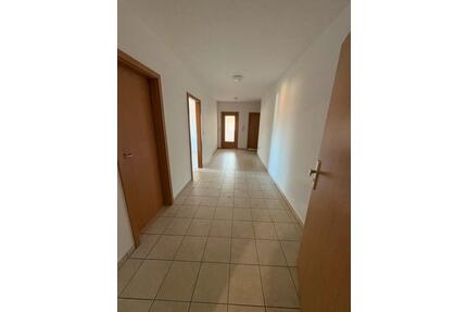 3 Raum Wohnung - 960,00&nbsp;EUR Kaltmiete, ca.&nbsp; 114,00&nbsp;m&sup2; in Themar (PLZ: 98660)