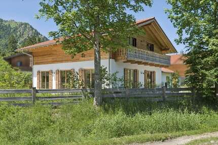Haus zum Kaufen in Schliersee 2.150.000,00 € 207.63 m²