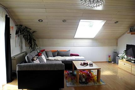 Schöne helle OG-Wohnung, 4 Zimmer, Wohnküche, großes Bad - Denkendorf