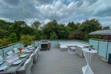 Bramstedt: Moderne Wohnung mit 50 m² Dachterrasse in ruhigem ZFH - Hagen im Bremischen