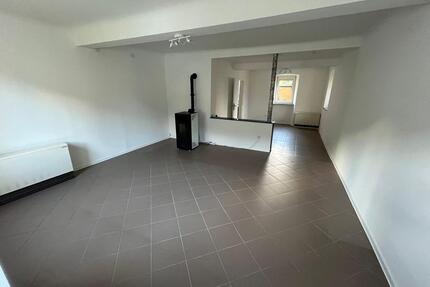 Große helle Wohnung mit Garten und Terrasse in Niederbrombach - Brücken