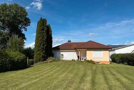 Traumhafter Bungalow mit großem Gartengrundstück - Osterhofen