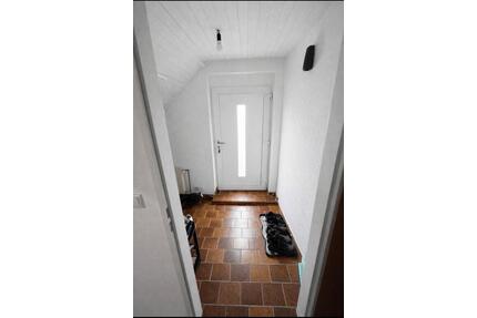 2 Zimmer DG Wohnung, EBK - 725,00&nbsp;EUR Kaltmiete, ca.&nbsp; 68,00&nbsp;m&sup2; in Seevetal (PLZ: 21220) Holtorfsloh