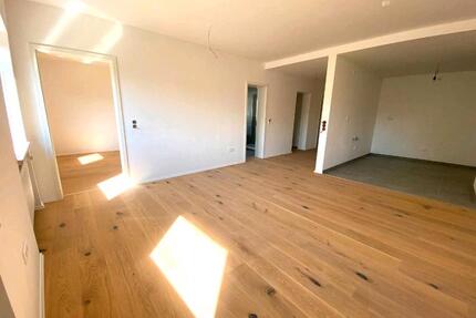 Helle 2-Zimmer-Wohnung mit großer Dachterrasse in Top-Lage - Eichstätt
