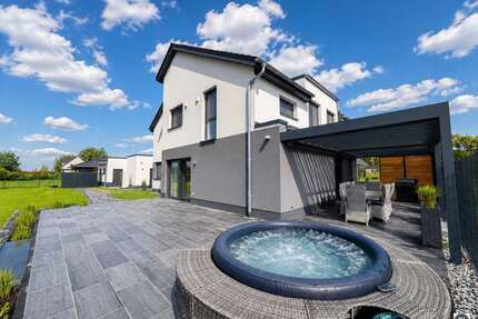 Haus zum Kaufen in Kolkwitz 1.295.000,00 € 267.04 m²