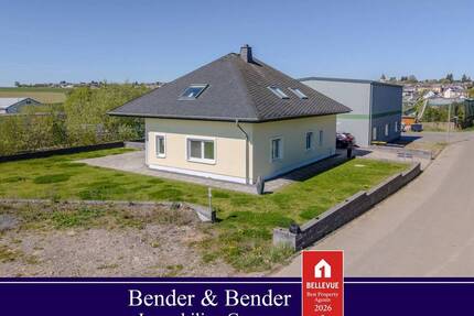 Neuwertiger Walmdachbungalow mit ELW (vermietet) & sep. Gewerbehalle! - Kirchwald