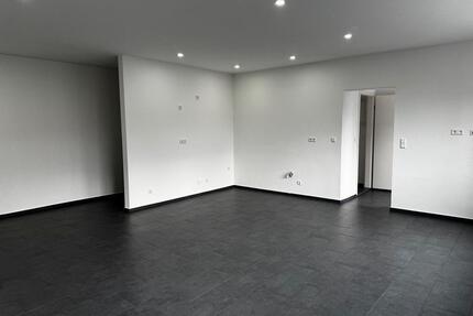 Helle 2- Zimmerwohnung oder Büro in Eggenstein- Leopoldshafen - Karlsruhe Knielingen