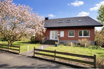 Einfamilienhaus mit großem Garten und Doppelgarage - Detmold Diestelbruch