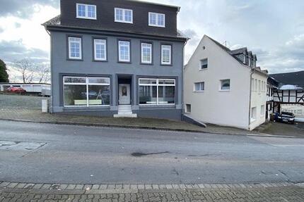 Mehrfamilienhaus ohne Makler - 395.000,00&nbsp;EUR Kaufpreis, ca.&nbsp; 415,00&nbsp;m&sup2; in Kirchen (Sieg) (PLZ: 57548)