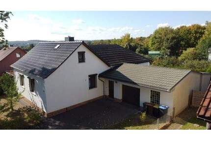 * Einfamilienhaus mit knapp 120 m² Wohnfläche und ausgebautem Keller * - Aschersleben