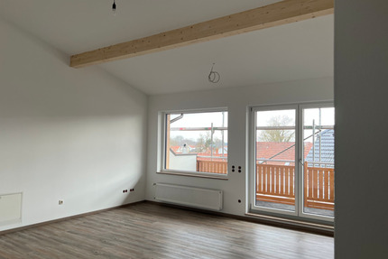 Helle 3-Zimmer Dachgeschosswohnung mit Loggia - Eitting