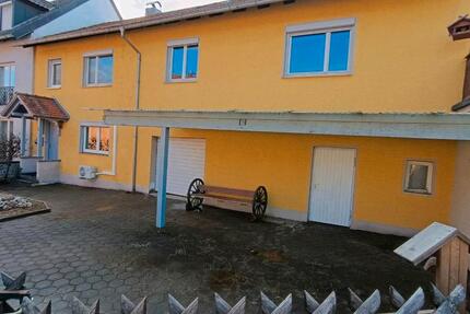 Haus in Walsdorf mit Wintergarten, Garage und Lager zu vermieten