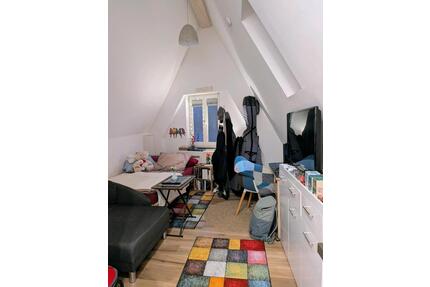 Schöne, helle Dachgeschosswohnung zentral in Augsburg - Obernburg am Main