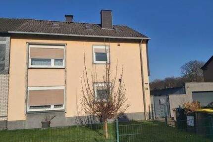 Geräumige Doppelhaushälfte mit großem Grundstück und Garage in guter Lage von Dortmund-Westerfilde - Dortmund / Westerfilde