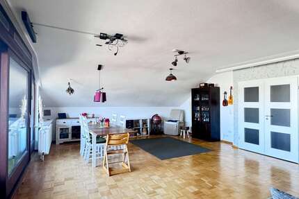 Wohnung zum Kaufen in Düsseldorf 359.000,00 € 93 m²