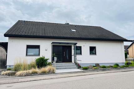 Haus zum Kaufen in Jettingen 599.000,00 € 190 m²