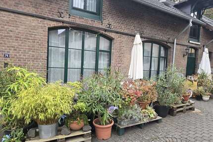 Haus zum Mieten in Wesseling-Berzdorf 1.464,00 € 122 m²