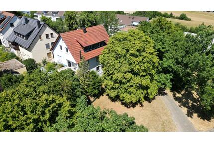 Vermietete DG-Whg in ruhiger Lage mit viel Grün und Gartenanteil - Stuttgart Stuttgart-West