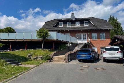 Wunderschönes Ein- bis Zweifamilienhaus - Uslar