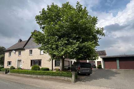 Haus zum Kaufen in Sundern-Meinkenbracht 360.000,00 € 344 m²