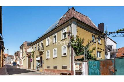 Großzügiges Anwesen mit Innenhof, Garage und viel Raum für neue Wohnideen - Ilbesheim bei Landau in der Pfalz