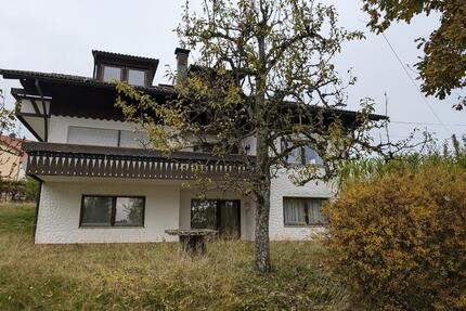 Großzügige 5-ZKB in Lossburg - 1.240,00&nbsp;EUR Kaltmiete, ca.&nbsp; 138,00&nbsp;m&sup2; in Loßburg (PLZ: 72290)