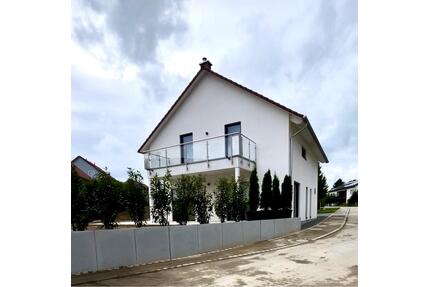 Modernes EFH mit großzügigem Grundstück, Garage, Kamin, etc. - Moosburg an der Isar