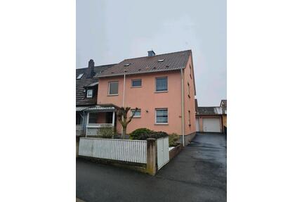 2-Familienhaus mit zusätzlicher Dachgeschoßwohnung - Niederwerrn