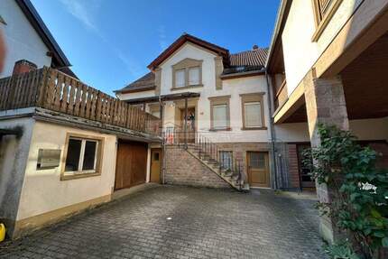 Anwesen mit 2 Häusern in Jettenbach zu verkaufen