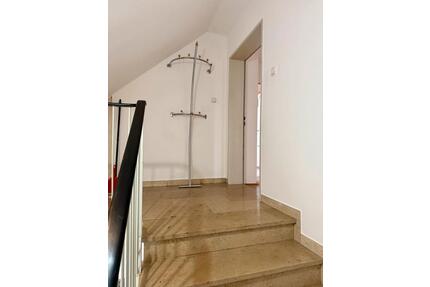 Helle 4-Zimmer-Wohnung, 100 m², hochwertiger Holzboden - Burglengenfeld