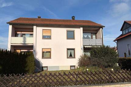 Doppelhaushälfte in ruhiger Lage mit Garten und Garage in Neumarkt - Gemeindeteil Stauf - Neumarkt in der Oberpfalz