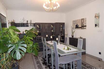 Zweifamilienhaus mit großem Garten und schöner Pergola - Göppingen Stadtgebiet