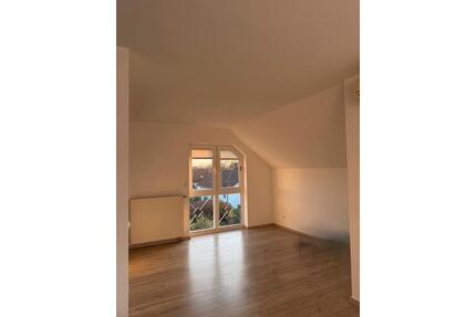 4 Zimmer DG Wohnung, 2 Bäder, Klima, Garage - Zwingenberg