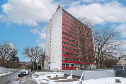 Bezugsfrei & mit Potenzial: 1,5-Zimmer-Wohnung mit Aufzug und Balkon in Sankt-Augustin - Sankt Augustin Niederpleis