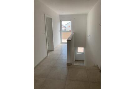 Kernsanierte 3,5 Zimmer Wohnung in Waghäusel Kirrlach