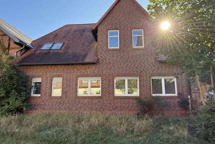 Haus zum Kaufen in Beetzendorf 140.000,00 € 171 m²