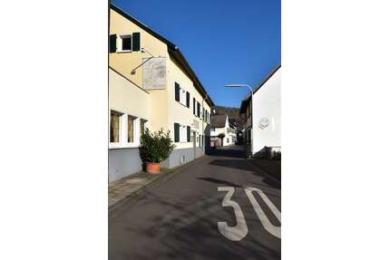Haus zum Kaufen in Königswinter 300.000,00 € 200 m²