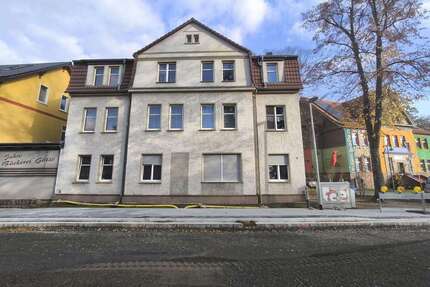 Haus zum Kaufen in Neupetershain 265.000,00 € 464.44 m²