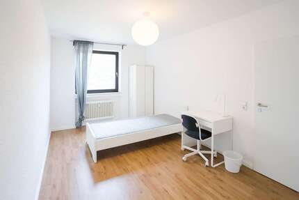 WG-Zimmer in Düsseldorf 619,00 € 15 m²