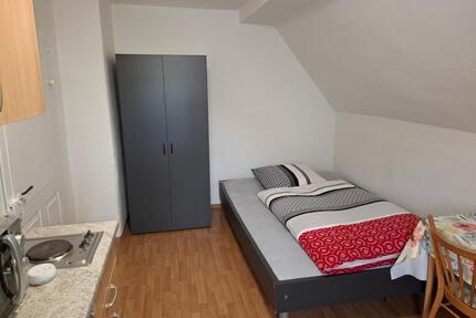 1 Zimmer möbliert, 1 Bad mit Wanne u. Waschmaschine - Wernberg-Köblitz