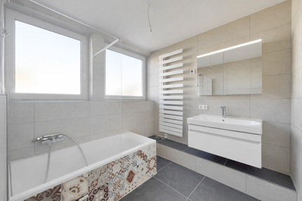 2-Zimmer-Dachgeschosswohnung mit Einbauküche, Balkon und Blick ins Grüne - Bayreuth Altstadt