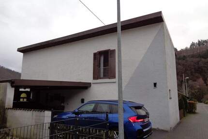 Einfamilienhaus mit Carport in Datzeroth