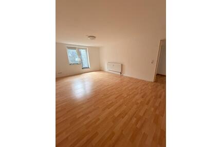 Helle 2-Zimmer-Wohnung (68 m²) mit Einbauküche und Terrasse - Langgöns