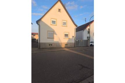 Vielseitig nutzbares Wohnanwesen in Wörth-Schaidt