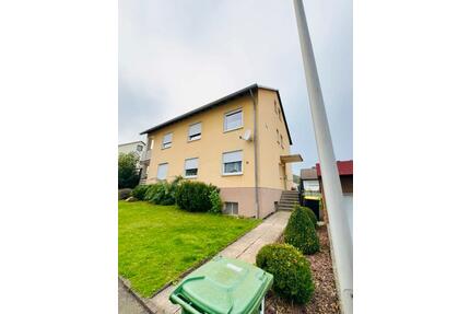 Dreifamilienhaus in Zierenberg - 310.000,00&nbsp;EUR Kaufpreis, ca.&nbsp; 244,00&nbsp;m&sup2; in Zierenberg (PLZ: 34289)