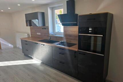 Lichtdurchflutete 2-3 Zimmerwohnung mit Balkon - Niederdorfelden